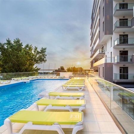 Mira Residence Apart & Penthouse Navodari Bagian luar foto