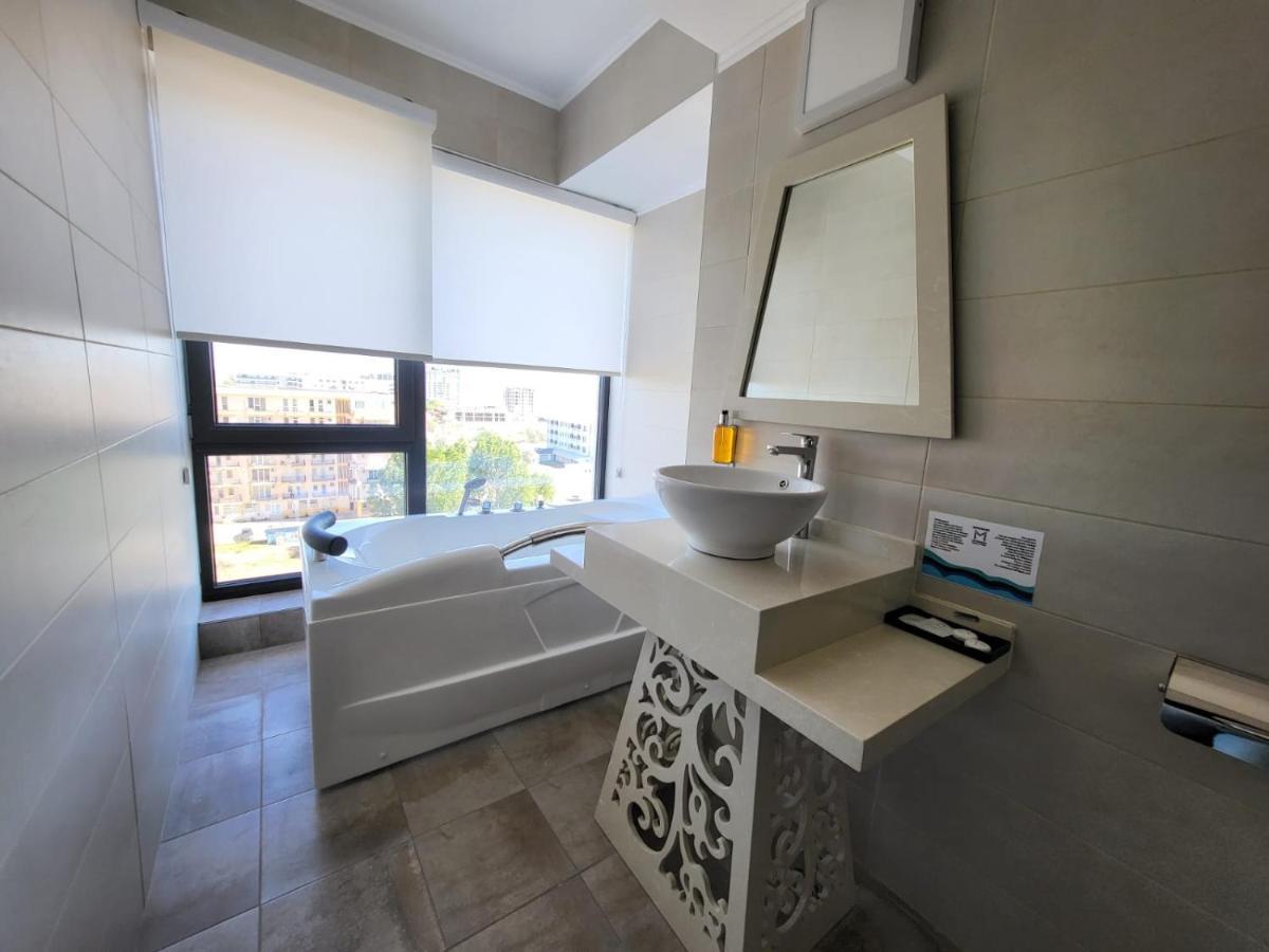 Mira Residence Apart & Penthouse Navodari Bagian luar foto
